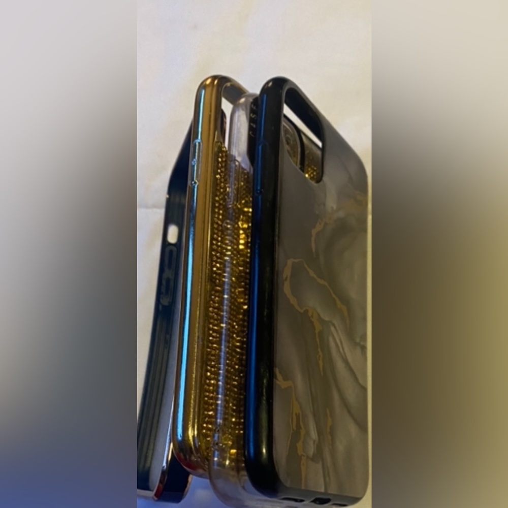IPHONE 11 phone cases LOT 4 case only 13.00 great condition all4pc$13.00Special - Picture 7 of 11